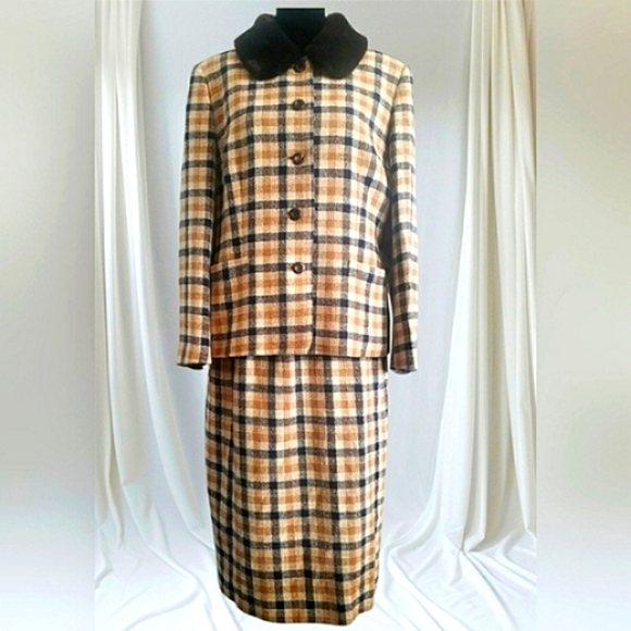 Vintage Burberry Large Skirt Suite & Jacket Plaid Detachable Faux Fur Collar - Picture 5 of 16